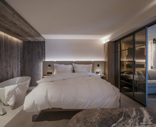 Suite 'XL' - separater Wohnbereich, freistehende Badewanne