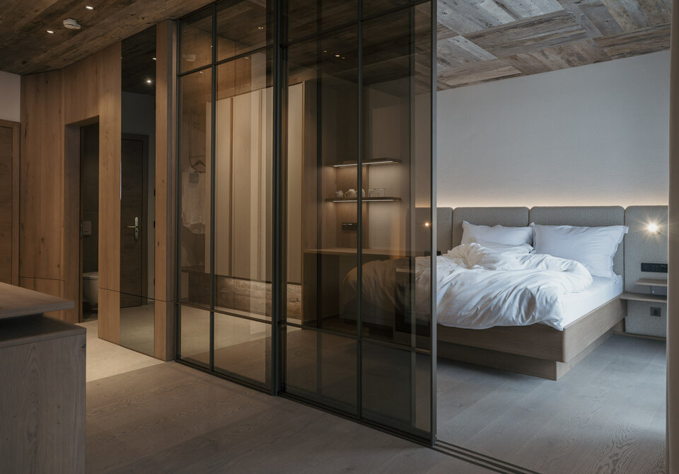 Suite 'L' - Wohnbereich & Trenntüre